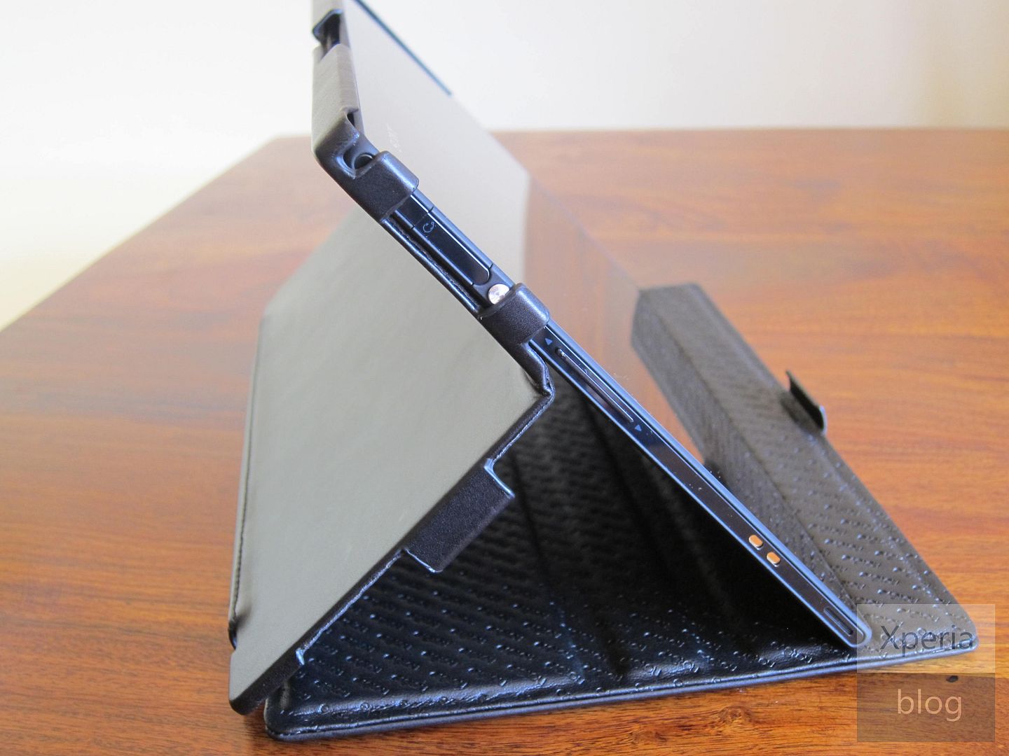 Noreve Xperia Tablet Z case review Xperia Blog
